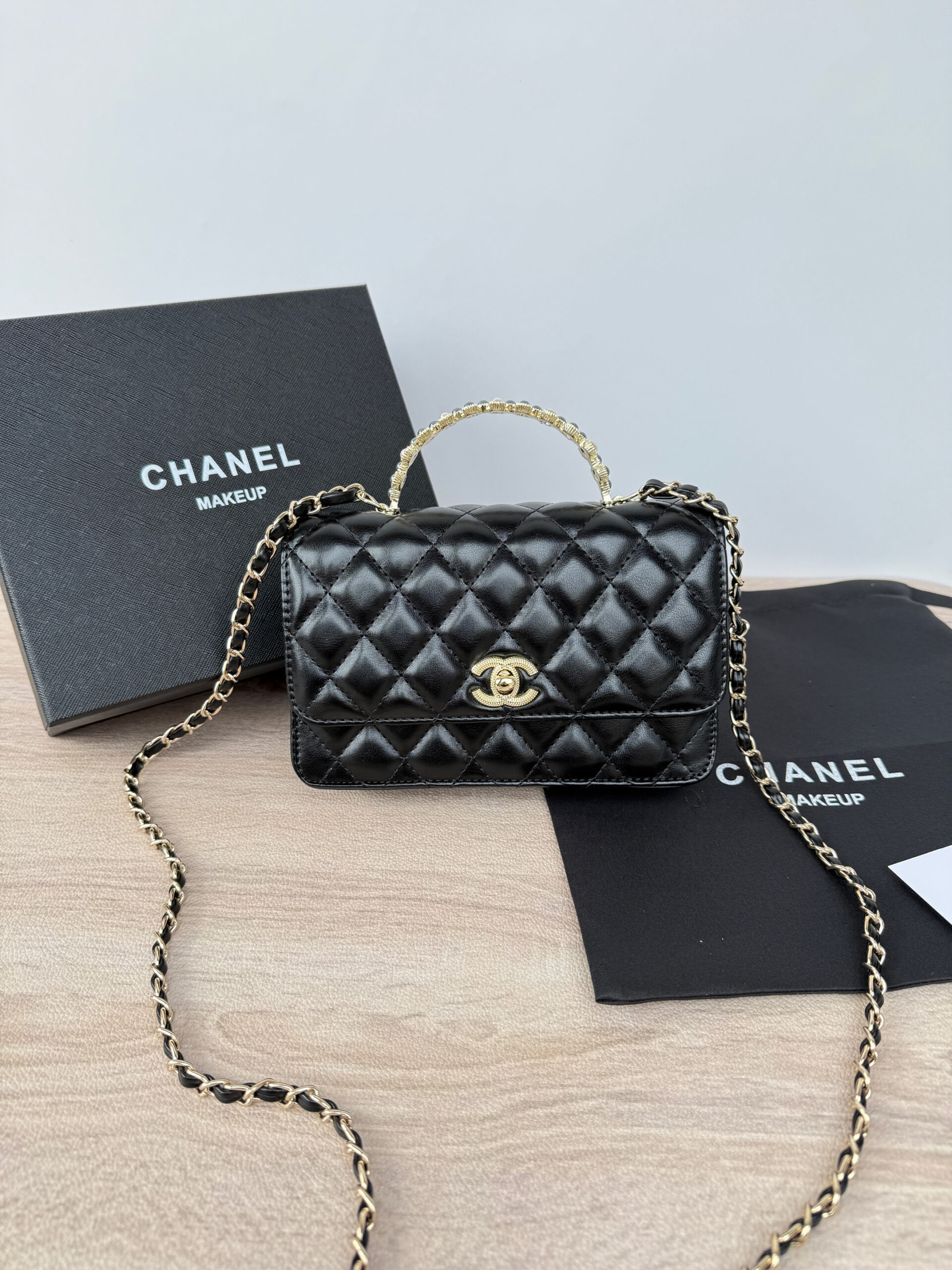 0001 CHANEL 24pwoc ショルダーバック ノベルティ 18*6*11cm - 画像 (1)