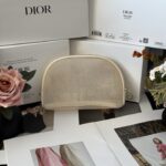 DIOR 化粧ポーチ 刺繡タイプ ノベルティ ケース付き 20*6*15cm - 画像 (3)