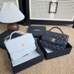 CHANEL  ショルダーバック ノベルティ ケース付き 14*4.5*18cm - 画像 (3)