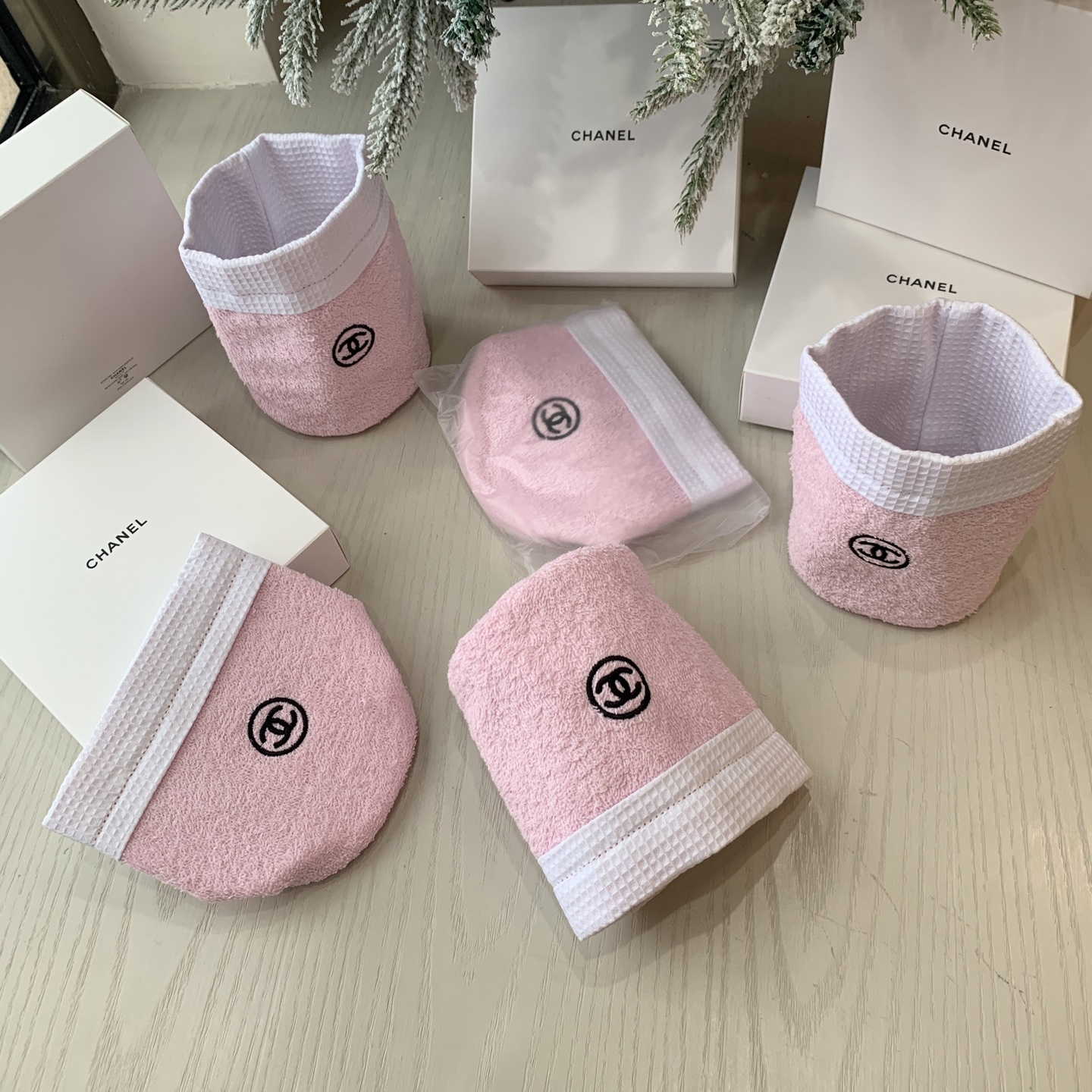 0002 CHANEL BEAUTY 収納袋 ノベルティ ケース付き 10*14.5cm - 画像 (1)
