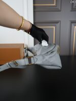 LV Discovery ボディーバック ケース付き 36*19cm - 画像 (3)