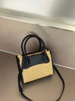 Vivienne Westwood トートバッグ 携帯ポーチ 枕バック ショルダーバック ケース付き - 画像 (4)