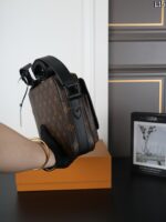 LV ショルダーバッグ ケース付き 24*18cm - 画像 (4)