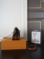 LV Dauphine 肩掛けバッグ ショルダーあり ケース付き 25*18cm 20*15cm - 画像 (5)