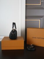 LV NANO SPEEDY ハンドバッグ ショルダーあり ケース付き 16*10cm - 画像 (4)