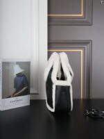 PRADA Tote ハンドバッグ ショルダーバッグ ケース付き 18*16cm - 画像 (4)
