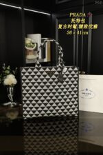 PRADA トートバッグ 36*41cm - 画像 (11)