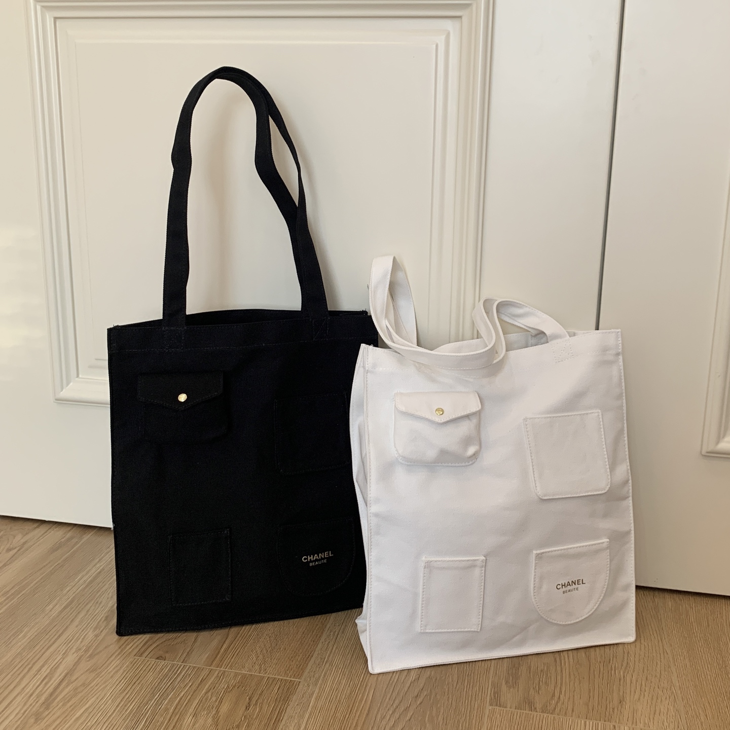 0002 CHANEL 2025 キャンバストートバッグ ノベルティ ケース付き 32*11*37cm - 画像 (1)