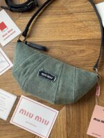 MiuMiu 肩掛けバック ノベルティ 26*12cm - 画像 (2)