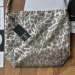 CHANEL ヒョウ柄 肩掛けバック ノベルティ 23*10*29cm - 画像 (2)