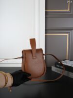 PRADA 携帯ポーチ - 画像 (5)