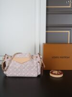 LV Monogram チェーンバッグ ケース付き 23*15cm - 画像 (3)