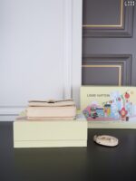 LV POCHETTE MÉTIS EAST WEST 刺繡 ショルダーバック ケース付き 24*18cm 20.5*13cm - 画像 (7)