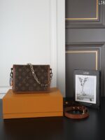 LV Dauphine 肩掛けバッグ ショルダーあり ケース付き 25*18cm 20*15cm - 画像 (7)