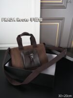 PRADA Route ハンドバッグ ショルダーバッグ ケース付き - 画像 (9)
