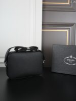 PRADA カメラショルダーバッグ ケース付き 24*16.5cm - 画像 (8)