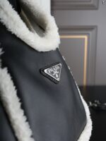 PRADA Tote ハンドバッグ ショルダーバッグ ケース付き 18*16cm - 画像 (7)