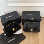 CHANEL Vic ショルダーバック ノベルティ ケース付き 17*10cm - 画像 (8)