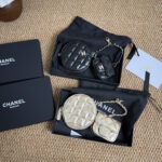 CHANEL イヤホンケース＆小銭いれ セットポーチ ノベルティ Vic商品 ケース付き