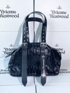 Vivienne Westwood  肩掛けバック ケース付き 25*15*14cm