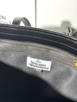 Vivienne Westwood 肩掛けバック ケース付き 34*13.5*29cm - 画像 (7)
