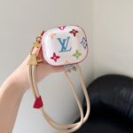 LV Monogram Earphones Case イヤホンケース - 画像 (6)