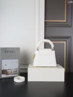 LV Capucines ショルダーバック ケース付き 27*18cm 20*14cm - 画像 (5)