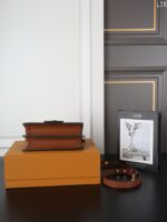 LV Dauphine 肩掛けバッグ ショルダーあり ケース付き 25*18cm 20*15cm - 画像 (4)
