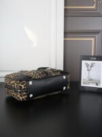 PRADA トートバッグ 34*20cm - 画像 (9)
