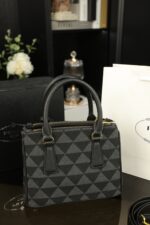 PRADA Hobo ショルダーバッグ トートバッグ ケース付き 23*16.5cm - 画像 (10)
