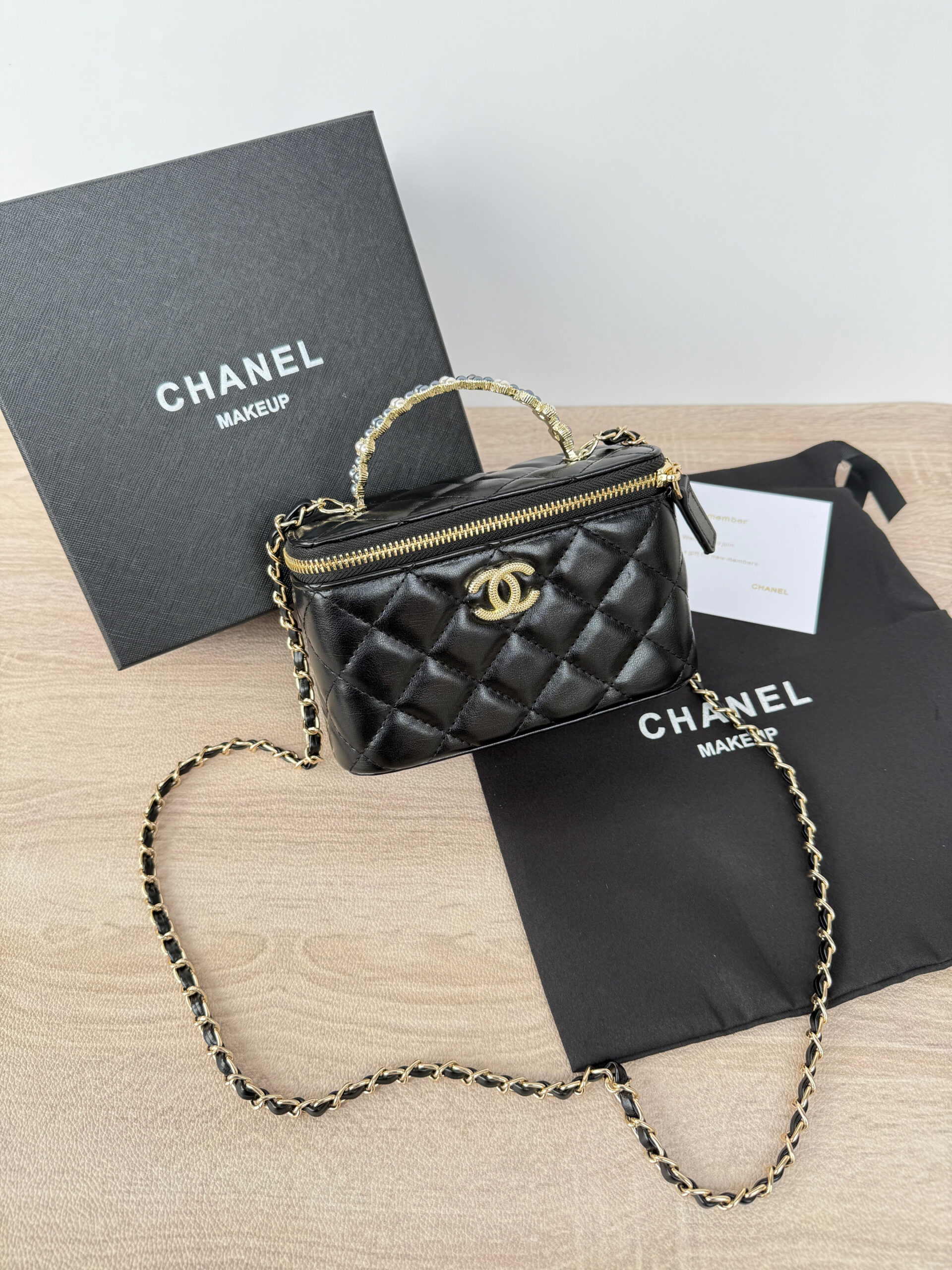 0004 CHANEL 24p バニティー ショルダーバック ノベルティ 17*8*11cm - 画像 (1)