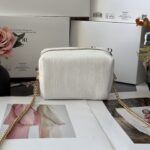DIOR 化粧ポーチ ショルダーバック ノベルティ ケース付き 16*12cm - 画像 (8)