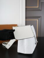 LV Neono ショルダーバッグ ポーチ付き 25*25cm - 画像 (4)