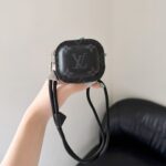 LV Monogram Earphones Case イヤホンケース - 画像 (8)