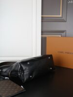 LV Carryall Dark トートバッグ 携帯ポーチ ケース付き 37*32cm - 画像 (6)