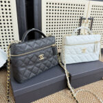 CHANEL ショルダーバック バニティー ノベルティ ケース付き 20*12*5cm