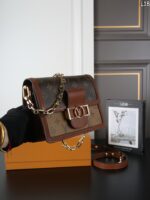 LV Dauphine 肩掛けバッグ ショルダーあり ケース付き 25*18cm 20*15cm - 画像 (6)