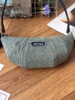 MiuMiu 肩掛けバック ノベルティ 26*12cm