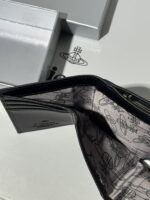 Vivienne Westwood 三つ折り財布 ケース付き - 画像 (8)