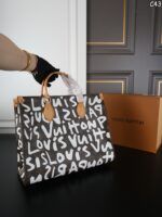 LV ONTHEGO ハンドバッグ ケース付き 34*27cm - 画像 (5)