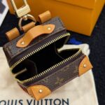 LV キーホルダー ケース付き 10CM - 画像 (7)