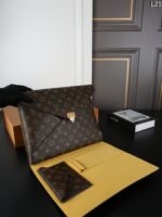 LV MARK 手持ちバック ケース付き 32*25cm - 画像 (7)