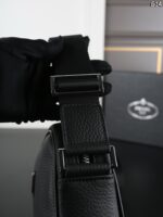 PRADA ショルダーバック ケース付き 24.5*17cm - 画像 (10)
