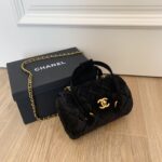 CHANEL Vic ショルダーバック ノベルティ ケース付き 17*10cm - 画像 (4)