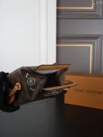 LV Milk 携帯ポーチ ケース付き 12*22.5cm - 画像 (8)
