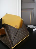 LV MARK 手持ちバック ケース付き 32*25cm - 画像 (8)