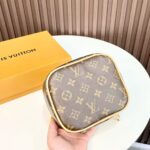 LV 化粧ポーチ 16.5*7.5*14cm - 画像 (9)