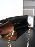 LV Dauphine 肩掛けバッグ ショルダーあり ケース付き 25*18cm 20*15cm - 画像 (9)