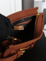 PRADA Bonnie ショルダーバッグ ケース付き 26*14cm - 画像 (9)