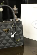 PRADA Hobo ショルダーバッグ トートバッグ ケース付き 23*16.5cm - 画像 (5)